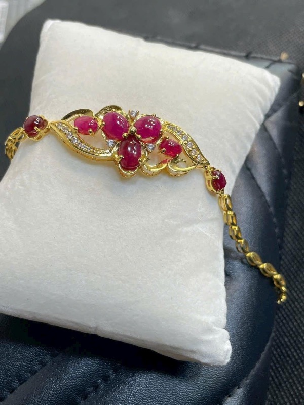 Lắc đeo tay bằng vàng 