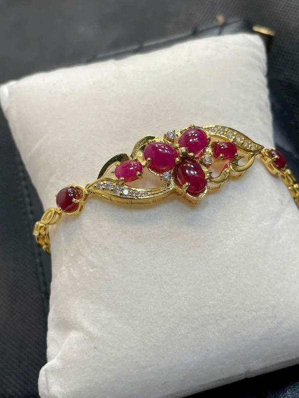 Lắc đeo tay bằng vàng 