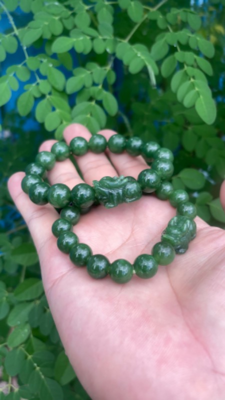 Vòng tay ngọc bích 10li 
