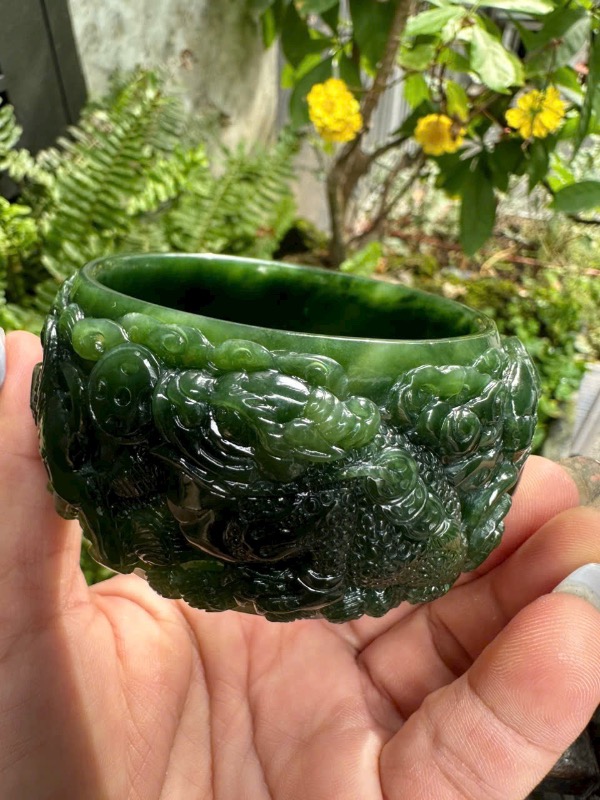 Vòng tay ngọc bích 4cm 