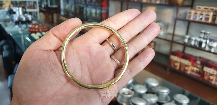 Vòng đeo tay bằng đồng