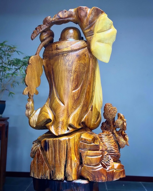 Tượng Di lặc chúc phúc 