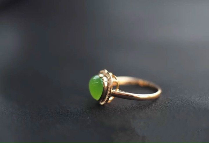 Nhẫn Ngọc Bích Trái Tim 