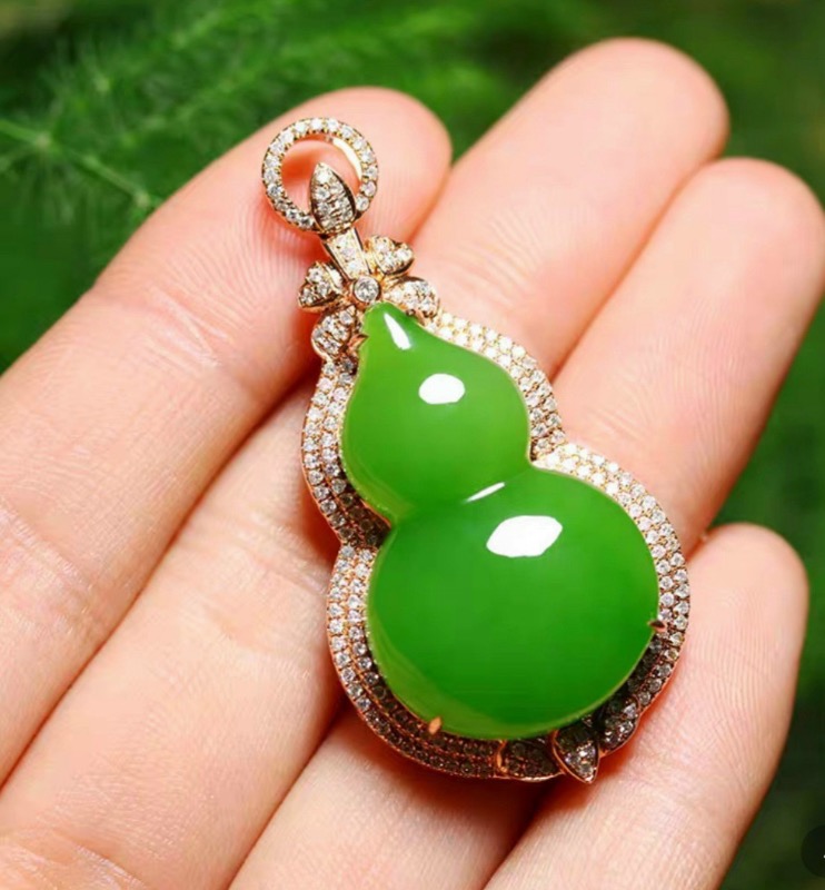 Mặt Dây Chuyền Ngọc Bích 